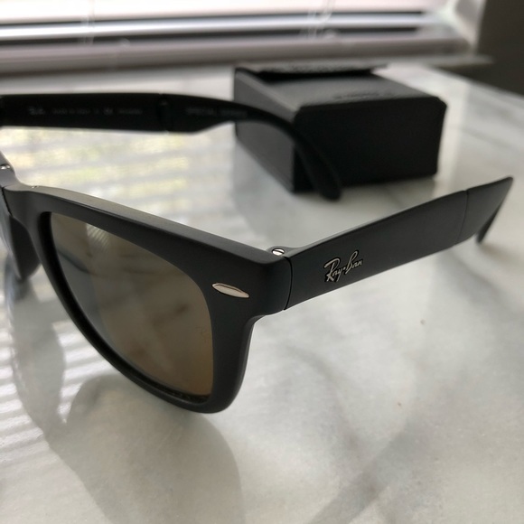 Ray-Ban Other - RAY-BAN Matte Folding Wayfarer SPECIAL SERIES